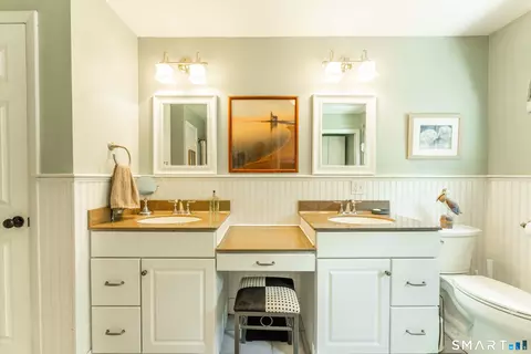Bath - 39 Fox Rd, Putnam, CT 06260 photo 2 of 2
