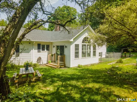 Exterior - 39 Fox Rd, Putnam, CT 06260 photo 2 of 5