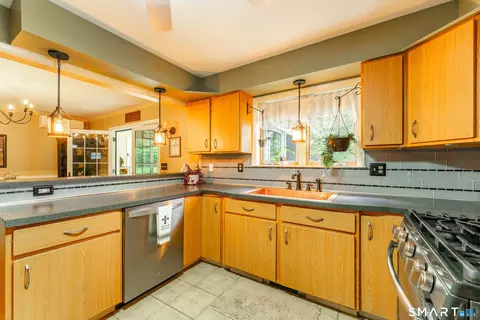Kitchen - 39 Fox Rd, Putnam, CT 06260 photo 2 of 2