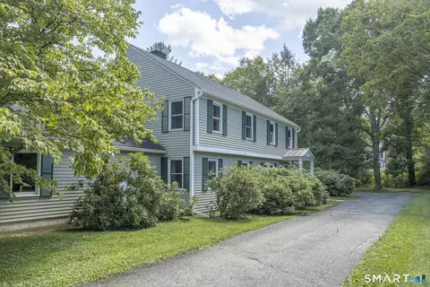 Exterior - 72 Main St, Salisbury, CT 06068 photo 2 of 13