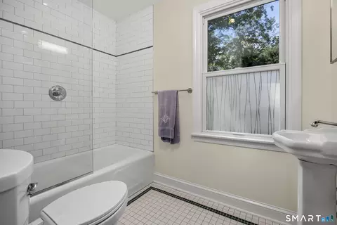 Bath - 72 Main St, Salisbury, CT 06068 photo 3 of 4