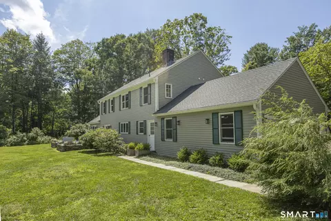 Exterior - 72 Main St, Salisbury, CT 06068 photo 3 of 13