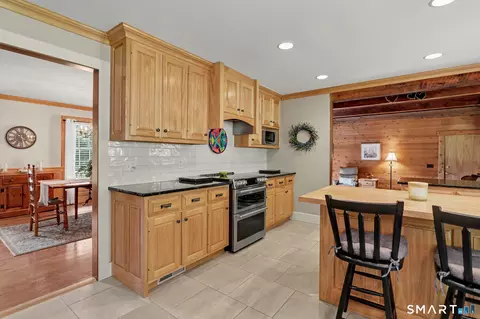 Kitchen - 60 Rowledge Pond Rd, Monroe, CT 06468 photo 3 of 5