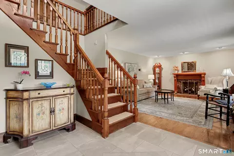 Entry Way - 60 Rowledge Pond Rd, Monroe, CT 06468 photo 2 of 4