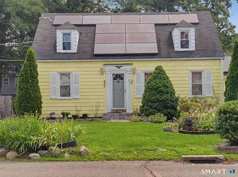 142 Travis Dr, Bridgeport, CT 06606
