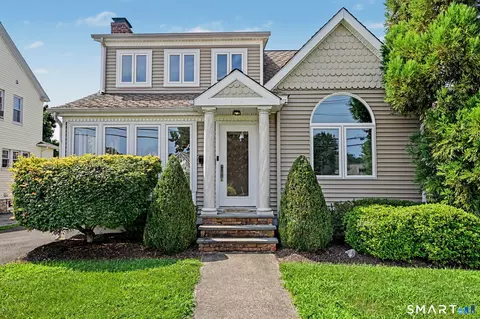160 Gregory Blvd, Norwalk, CT 06855