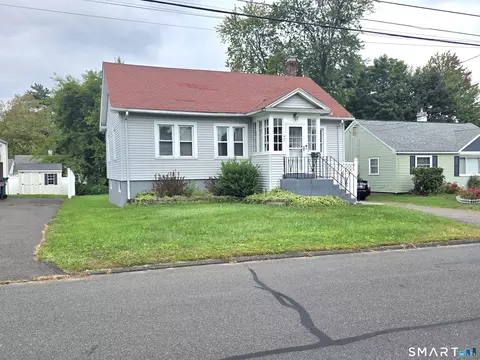 40 Englewood Ave, Bloomfield, CT 06002