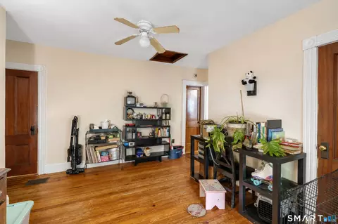 Entry Way - 655 N Main St, Killingly, CT 06239 photo 4 of 4