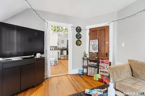 Entry Way - 655 N Main St, Killingly, CT 06239 photo 3 of 4
