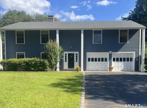 20 Lincoln Dr, New Canaan, CT 06840