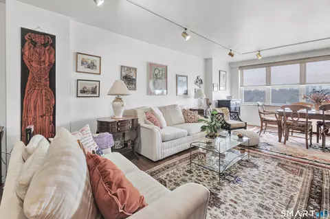 2625 Park Ave #14J, Bridgeport, CT 06604