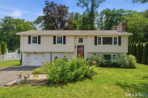 39 Timber Trl, East Hartford, CT 06118