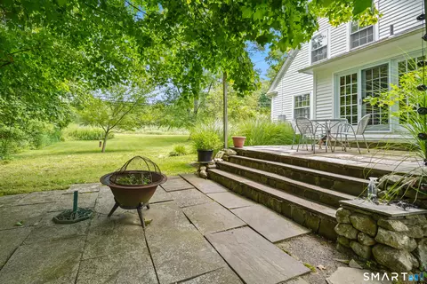 Exterior - 29 Lonetown Rd, Redding, CT 06896 photo 6 of 10