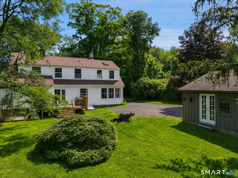 Exterior - 29 Lonetown Rd, Redding, CT 06896 photo 7 of 10