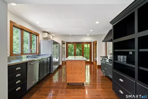 Kitchen - 29 Lonetown Rd, Redding, CT 06896 photo 1 of 3