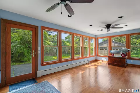 Exterior - 29 Lonetown Rd, Redding, CT 06896 photo 2 of 10