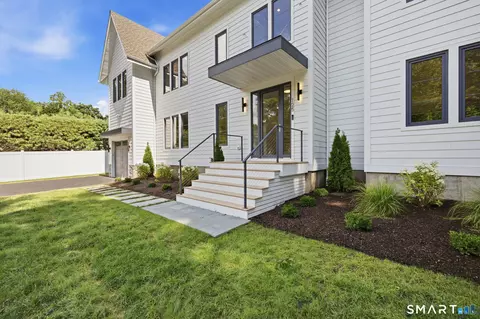 125 Coleman Rd, Fairfield, CT 06825
