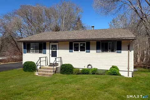 33 Shawondassee Dr, Stonington, CT 06378