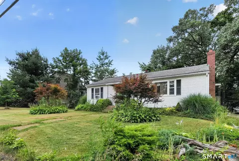 49 Walnut St, East Hartford, CT 06108