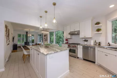 297 Oscaleta Rd, Ridgefield, CT 06877