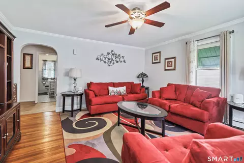 416 Tudor St, Waterbury, CT 06704
