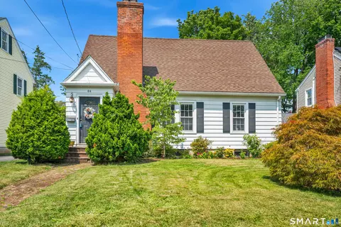 64 Meadowbrook Rd, West Hartford, CT 06107