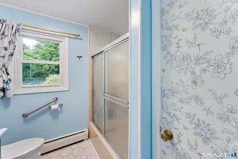 Bath - 18 Philmar Dr, Plainfield, CT 06374 photo 2 of 2