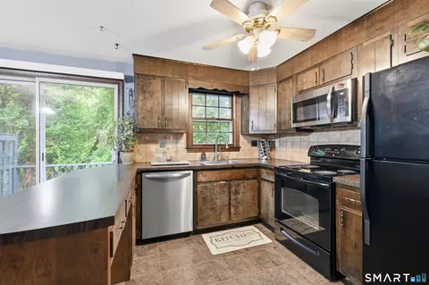 Kitchen - 78 Brandywine Ln #78, Suffield, CT 06078 photo 2 of 4
