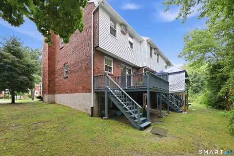 Exterior - 78 Brandywine Ln #78, Suffield, CT 06078 photo 4 of 7