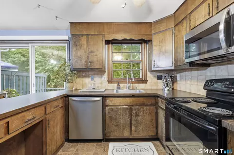 Kitchen - 78 Brandywine Ln #78, Suffield, CT 06078 photo 3 of 4