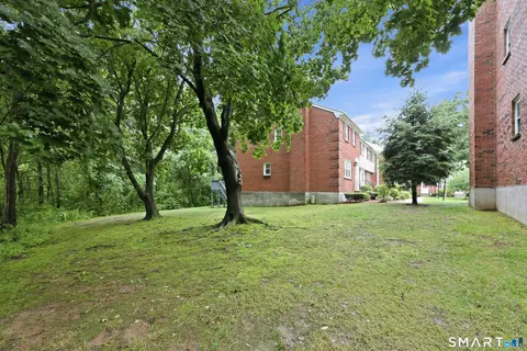 Exterior - 78 Brandywine Ln #78, Suffield, CT 06078 photo 6 of 7