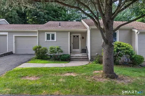 253 Carriage Dr #253, Southington, CT 06489