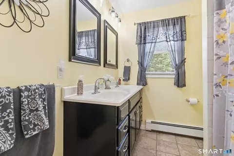 Bath - 415 Jerusalem Rd, Windham, CT 06280 photo 4 of 5