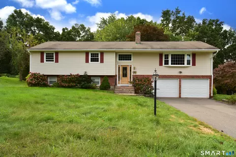 50 Valley View Dr, South Windsor, CT 06074