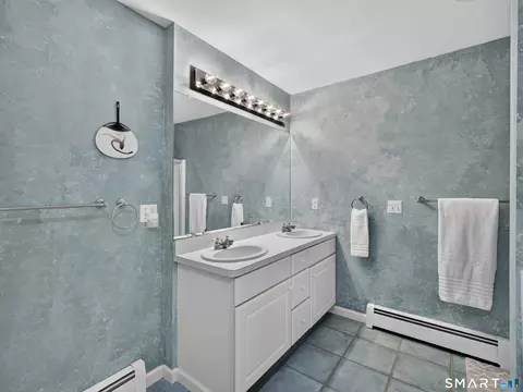 Bath - 2125 Durham Rd, Madison, CT 06443 photo 2 of 7