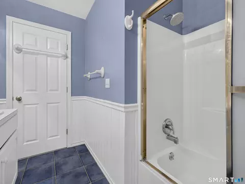 Bath - 2125 Durham Rd, Madison, CT 06443 photo 6 of 7