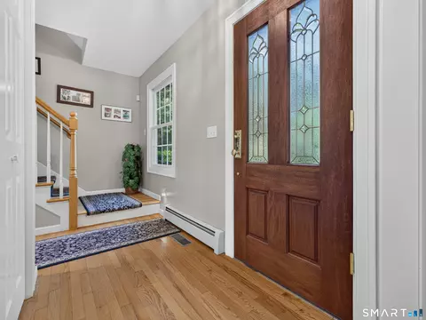 Entry Way - 2125 Durham Rd, Madison, CT 06443 photo 2 of 2