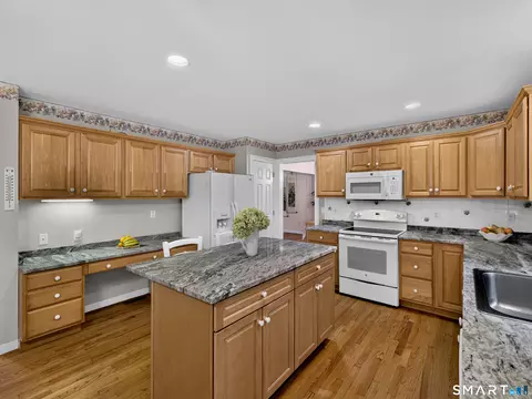 Kitchen - 2125 Durham Rd, Madison, CT 06443 photo 5 of 5