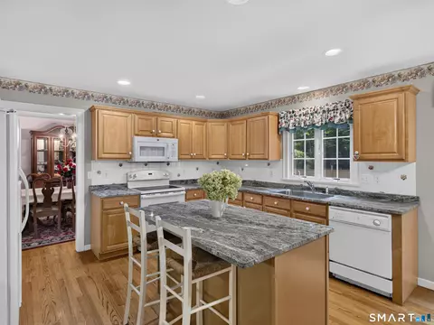 Kitchen - 2125 Durham Rd, Madison, CT 06443 photo 1 of 5