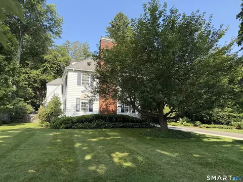 25 Walbridge Rd, West Hartford, CT 06119