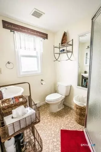 Bath - 127 Shore Rd, Clinton, CT 06413 photo 1 of 1