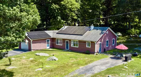 2 Hillcrest Dr, Stonington, CT 06378