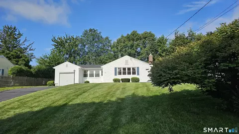 73 Knollwood Rd, West Hartford, CT 06110