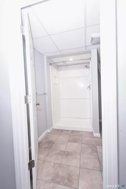 Bath - 16 Stevens St, Windsor Locks, CT 06096 photo 5 of 5
