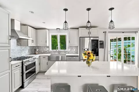 Kitchen - 257 Goff Rd, Wethersfield, CT 06109 photo 3 of 4