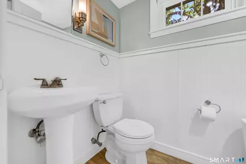 Bath - 987 Hill St, Suffield, CT 06078 photo 3 of 4