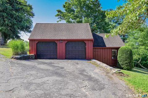 Exterior - 987 Hill St, Suffield, CT 06078 photo 2 of 7