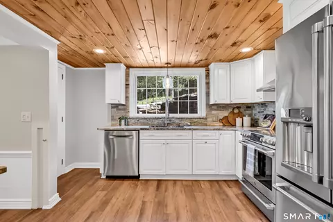 Kitchen - 987 Hill St, Suffield, CT 06078 photo 2 of 3