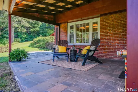 Exterior - 987 Hill St, Suffield, CT 06078 photo 6 of 7