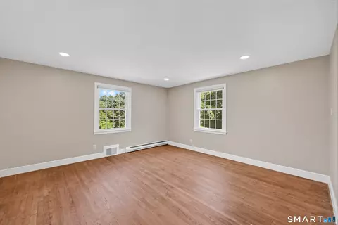 Bedroom - 987 Hill St, Suffield, CT 06078 photo 5 of 6